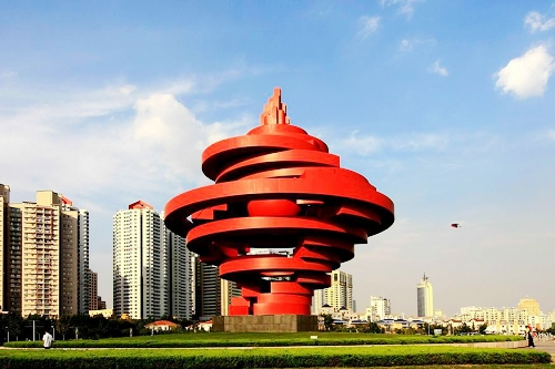 青島政府工作報告發(fā)聲 像保護眼睛一樣保護環(huán)境