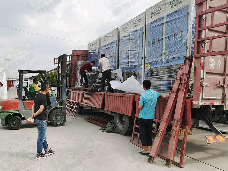 濾筒除塵器.jpg 濾筒除塵器.jpg