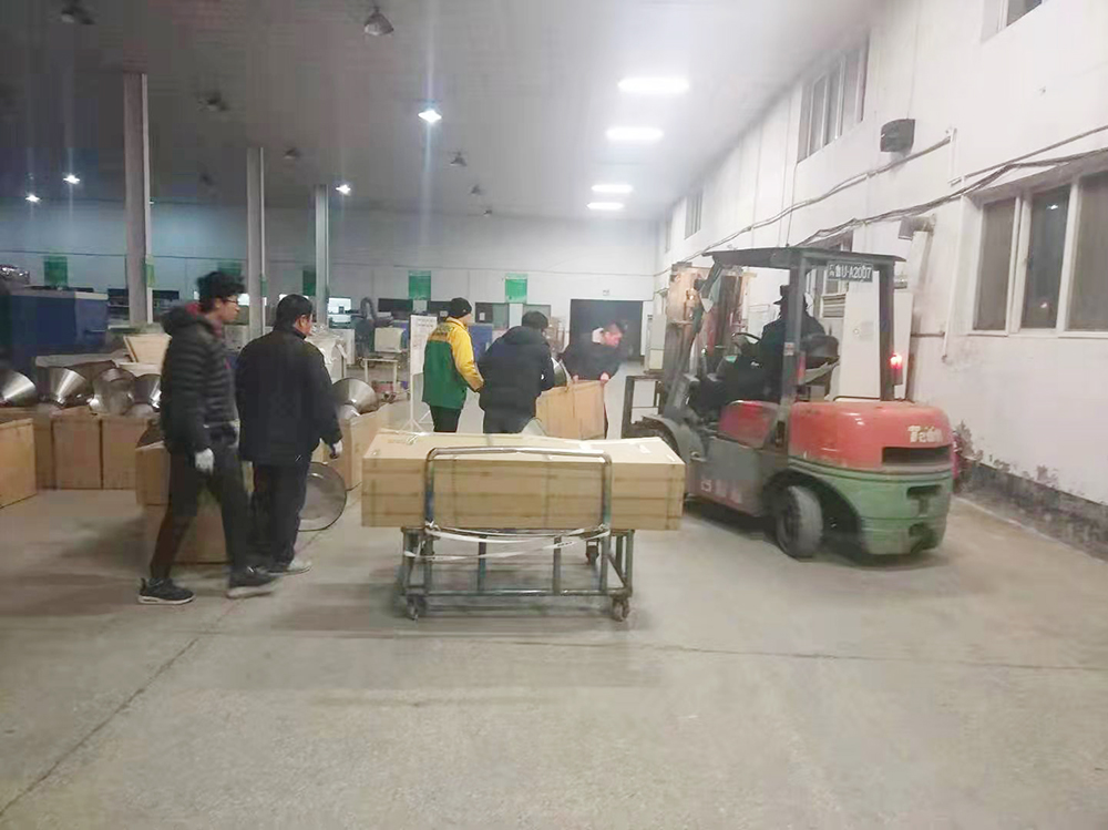 路博環(huán)保加班加點，確保按時交貨 (3).jpg