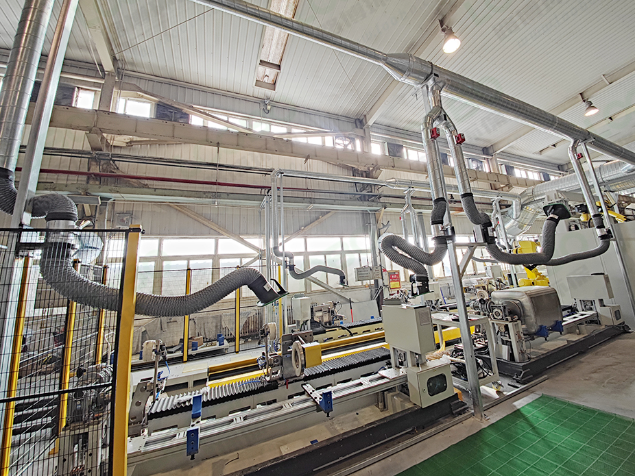 路博環(huán)保焊接煙塵凈化系統(tǒng)施工進(jìn)行時(shí)