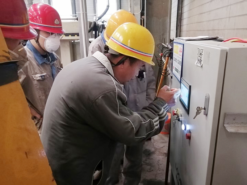 路博環(huán)保設(shè)備維護工作.jpg 路博環(huán)保設(shè)備維護工作.jpg