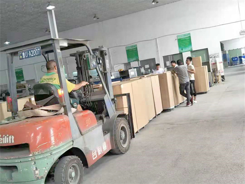 移動(dòng)式焊煙凈化器1.jpg 移動(dòng)式焊煙凈化器1.jpg